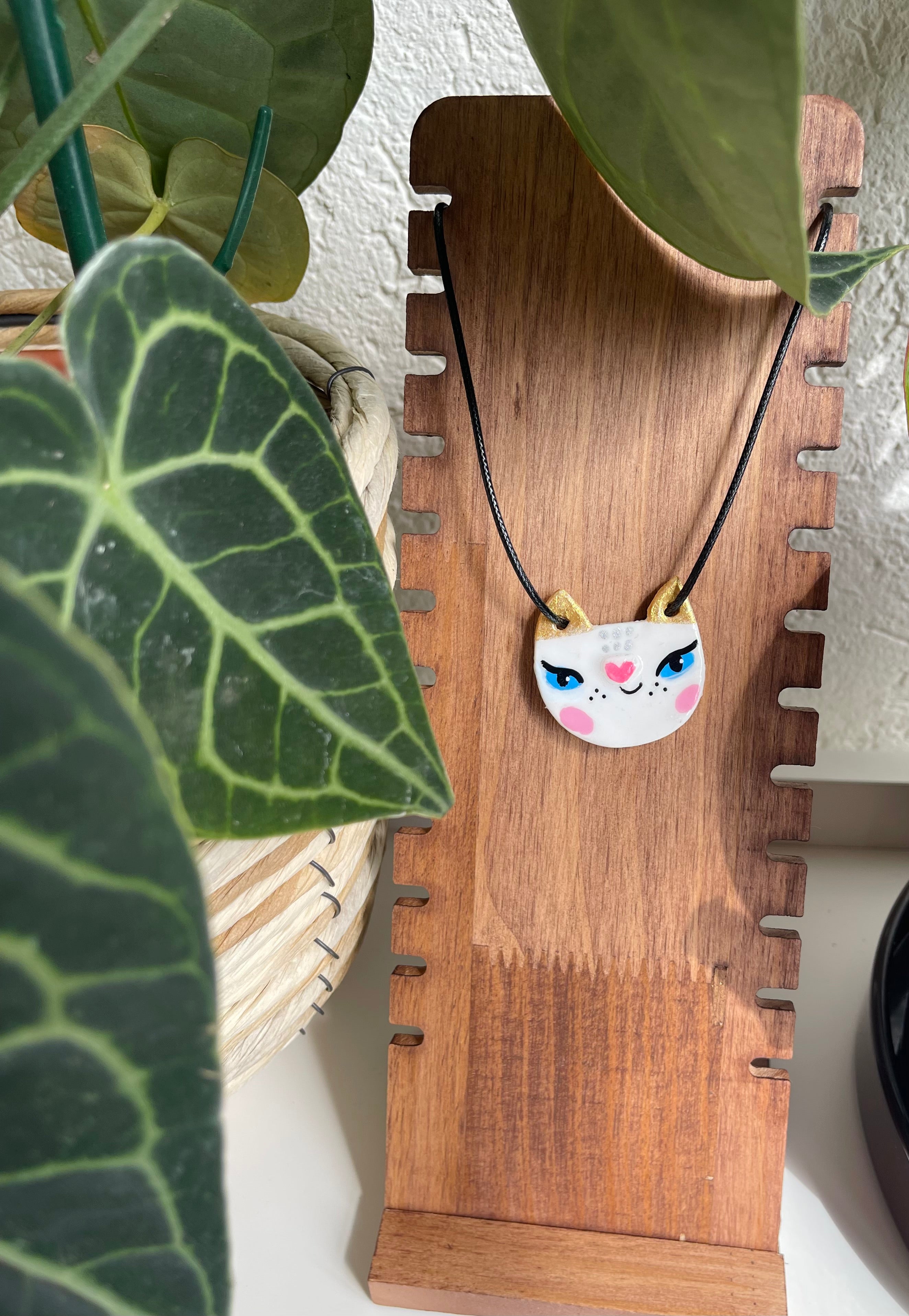 White Cat (Nylon Cord)